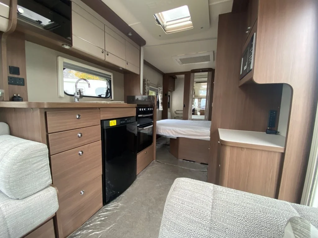 Used 2017 Elddis Caravan Affinity 554 4 Berth Caravan - Image 7