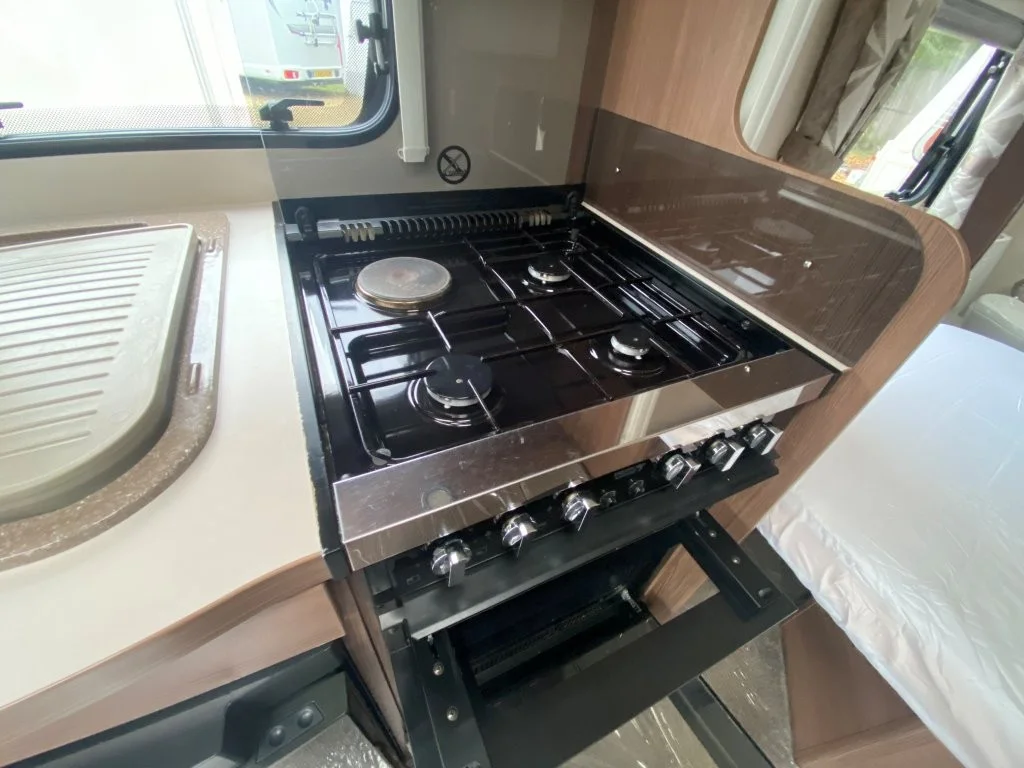 Used 2017 Elddis Caravan Affinity 554 4 Berth Caravan - Image 21