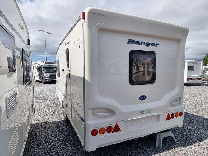 2004 Bailey Ranger 460 - Image 3